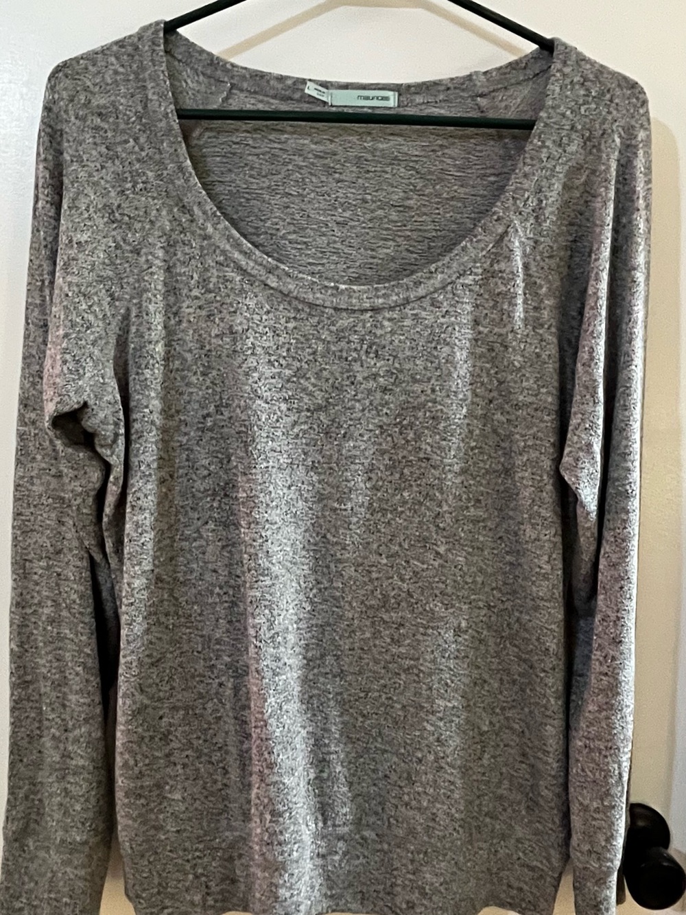 Maurices Gray Long Sleeve Scoop Neck Tee